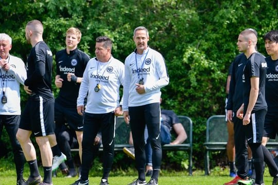 Die Eintracht geht mit viel Vorfreude in das Halbfinal-Hinspiel gegen Chelsea.