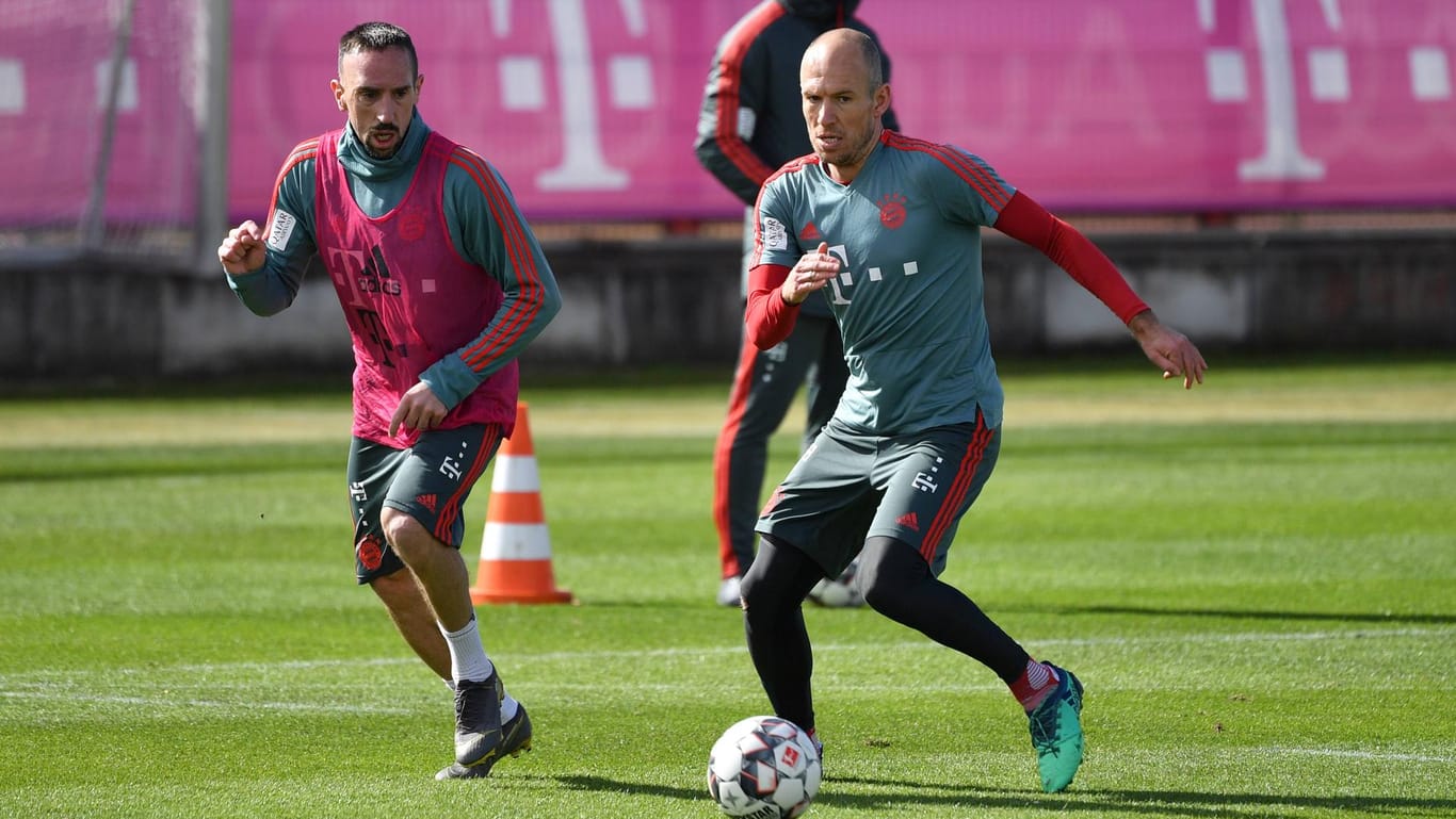 Hoffen auf ein paar Minuten auf dem Platz: Franck Ribéry (l.) und Arjen Robben.