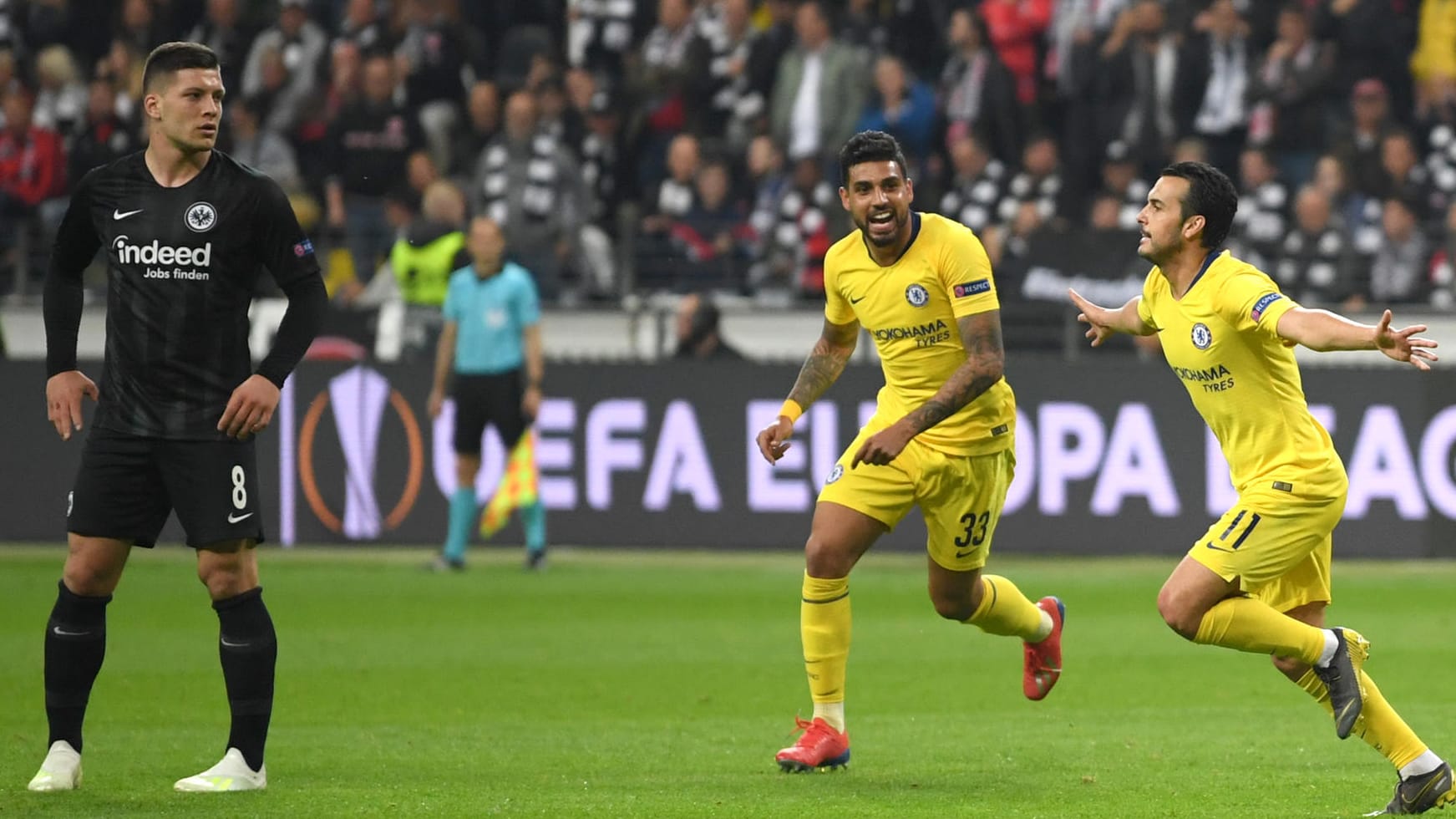 Pedro (r.) erzielte kurz vor der Pause den Ausgleich zum 1:1.