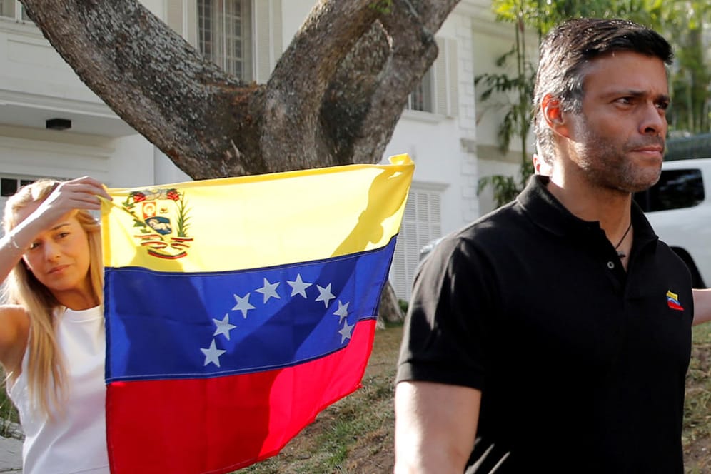 Der venezolanische Oppositionsführer Lòpez: López sucht nach seiner Befreiung Schutz in der spanischen Botschaft in Caracas.
