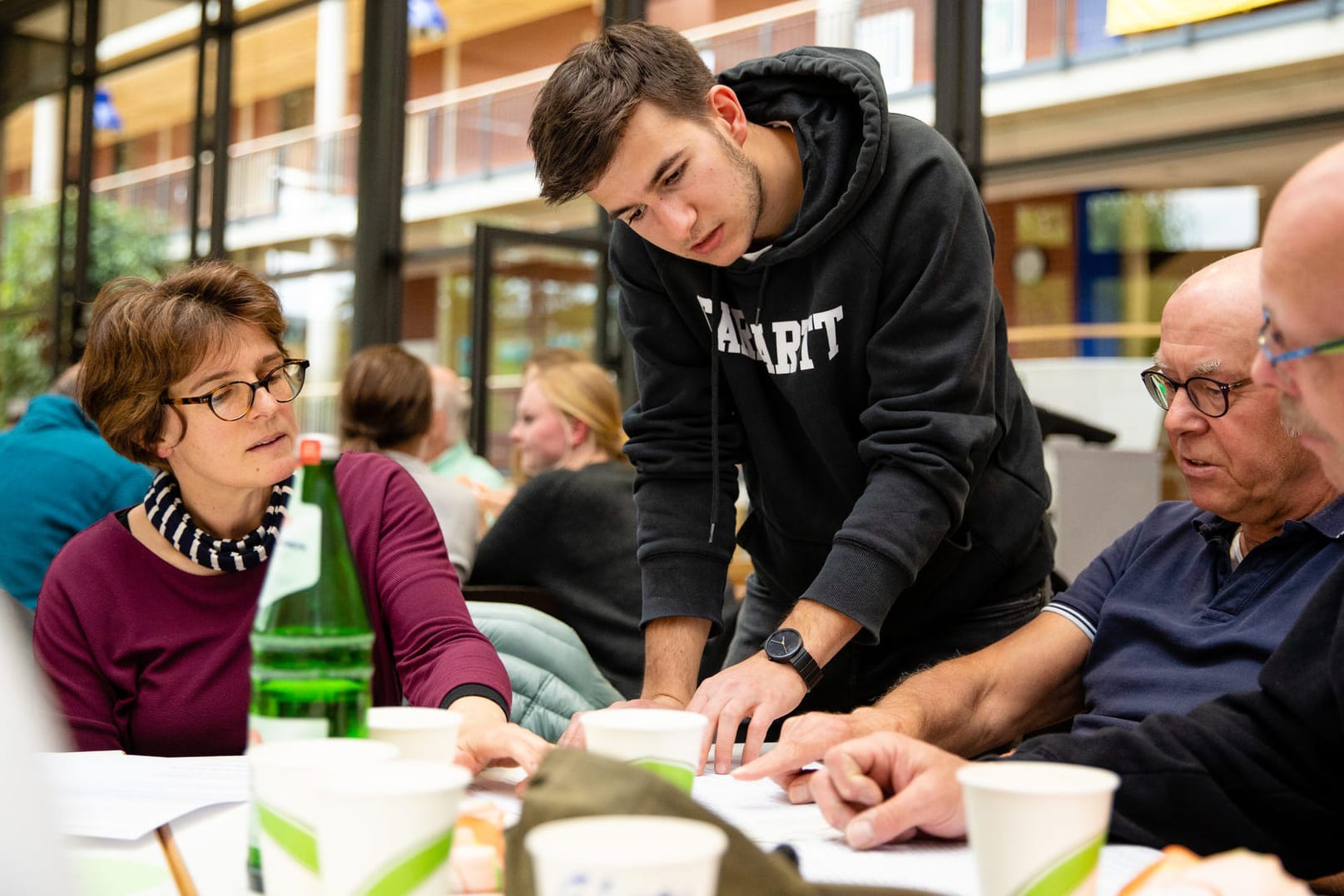 Eifrig diskutierten die Wuppertaler über die eingereichten Projektideen.