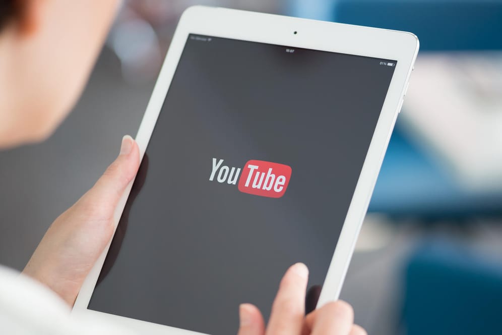 YouTube auf dem Tablet: Bislang mussten Nutzer bezahlen, um YouTube-Eigenproduktionen anzuschauen.