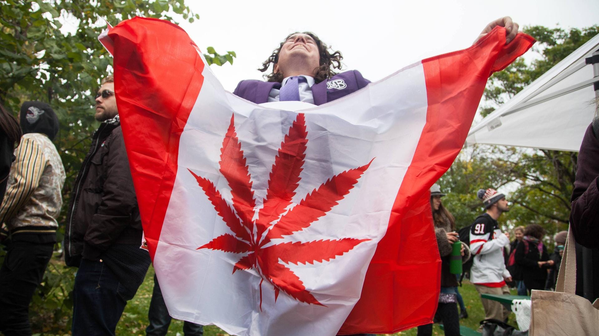 Laut einer offiziellen Studie: Seit der Legalisierung von Cannabis in Kanada im Oktober hat sich die Zahl der Erstkonsumenten fast verdoppelt. (Symbolbild) Laut einer offiziellen Studie: Seit der Legalisierung von Cannabis in Kanada im Oktober hat sich die Zahl der Erstkonsumenten fast verdoppelt. (Symbolbild)