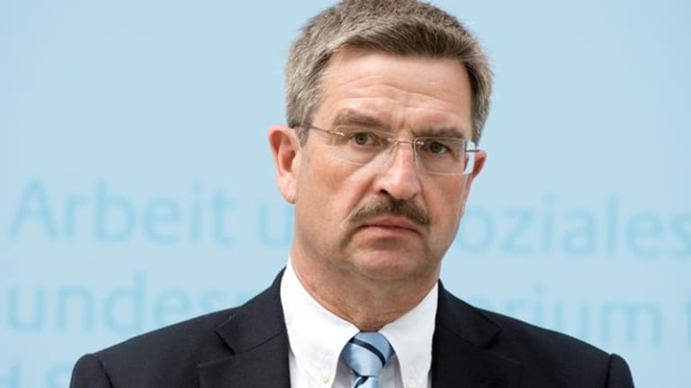 Der Vorsitzende des Betriebsrats von BMW, Manfred Schoch, sagt: "Für Arbeiter deutscher Unternehmen ist diese SPD nicht mehr wählbar."