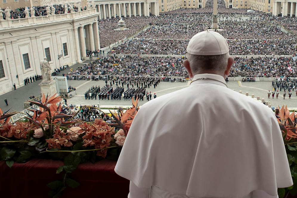 Papst Franziskus bei der Ostermesse auf dem Petersplatz im Vatikan: Konservative fahren einen scharfen Angriff auf das Oberhaupt der Katholischen Kirche.