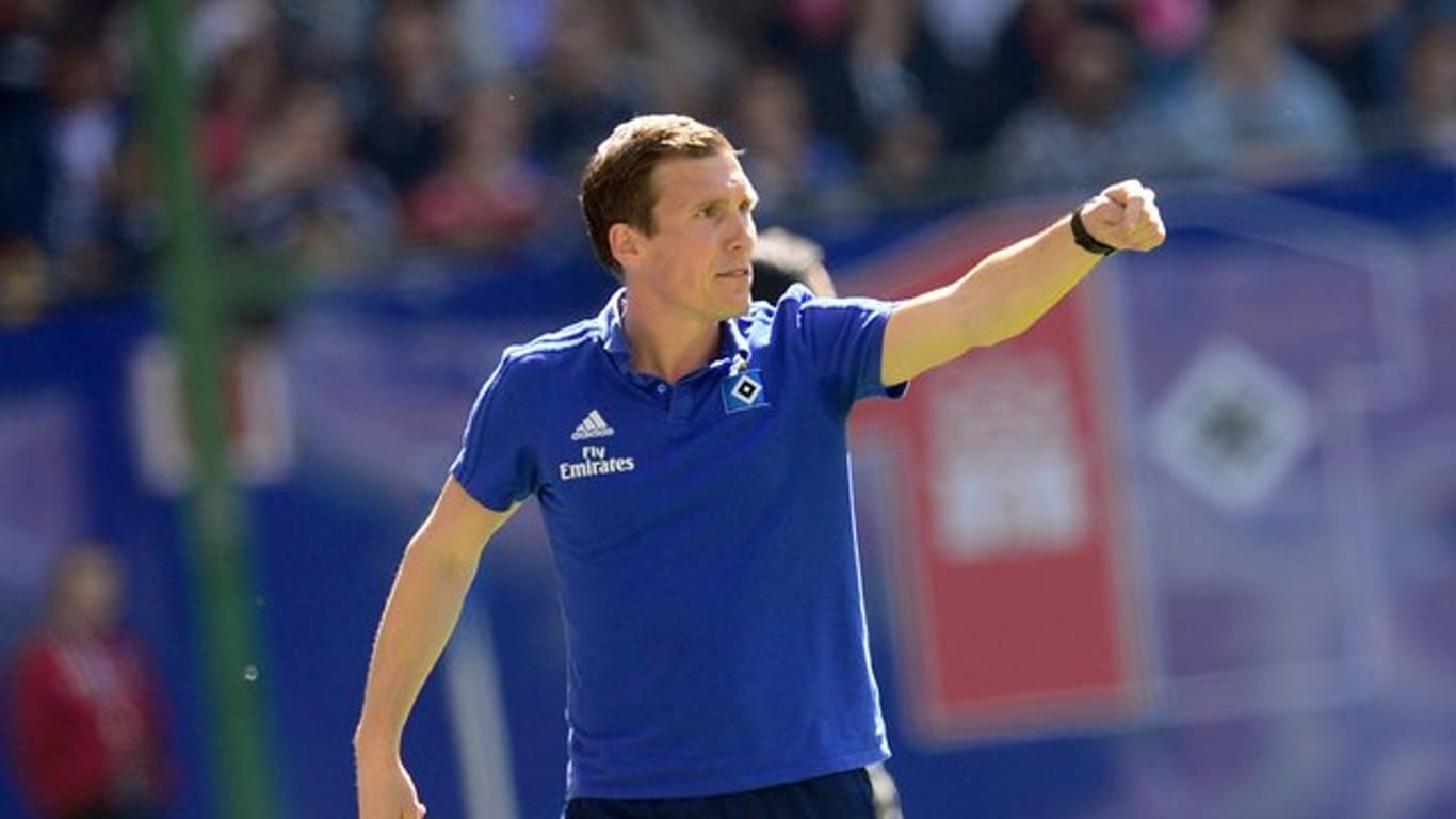 Der HSV droht mit Trainer Hannes Wolf kurz vor Saisonende den Aufstieg zu verpassen.