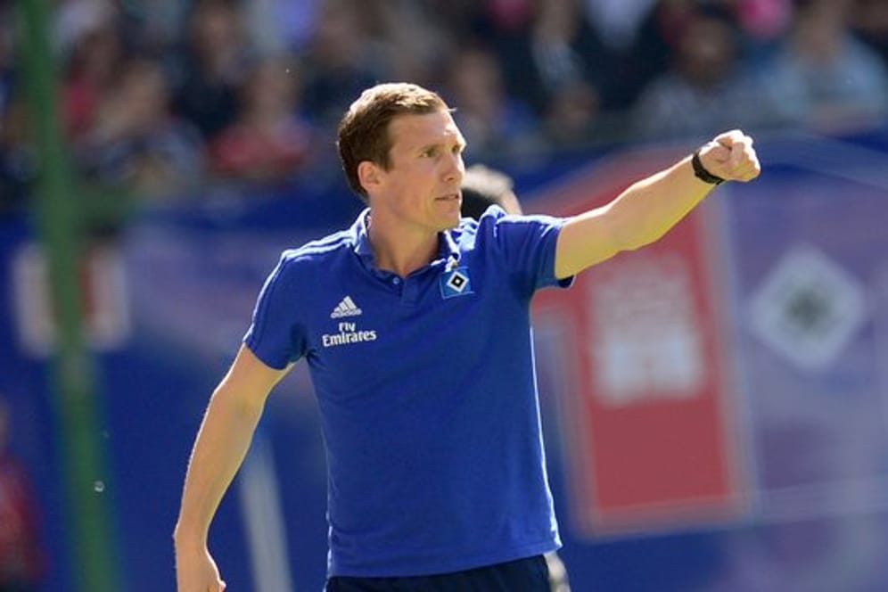 Der HSV droht mit Trainer Hannes Wolf kurz vor Saisonende den Aufstieg zu verpassen.