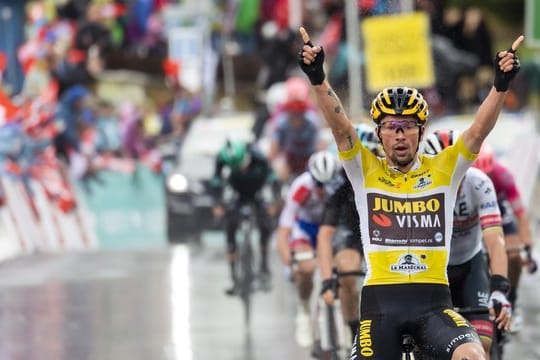 Primoz Roglic feiert seinen zweiten bei der 73.