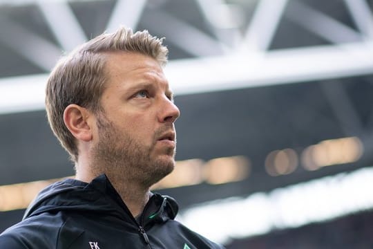 Bremens Trainer Florian Kohfeldt hat die Hoffnung auf das Erreichen der Europa-League-Plätze noch nicht aufgegeben.