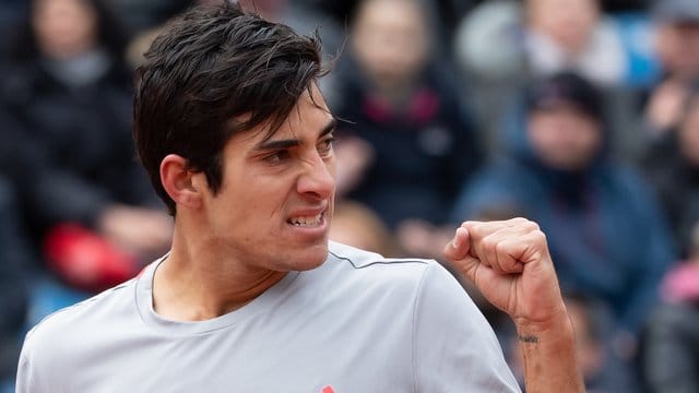 Tennisspieler Cristian Garin ballt die Faust - Sieg im Finale in München.