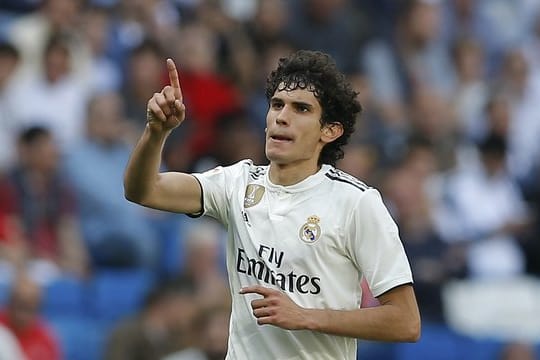 Jesus Vallejo von Real Madrid jubelt über sein Tor - Königliche gewinnen 3:2.