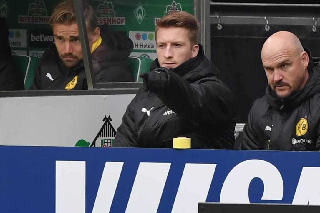 Zu nah am Spielfeldrand: Marco Reus hätte den Innenraum des Weserstadions wegen seiner Rotsperre nicht betreten dürfen.