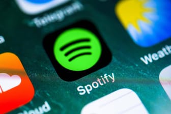 Spotify-App auf einem iPhone: Der Streamingdienst beklagt sich über die App-Gebühren bei Apple.