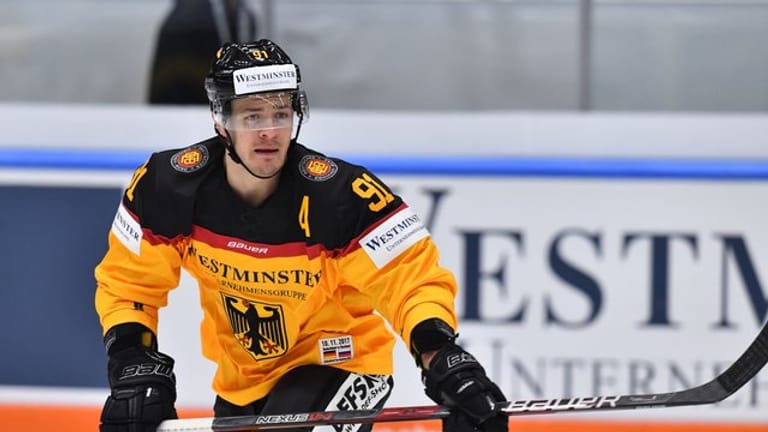 Eishockey-Nationalspieler Moritz Müller in Aktion.
