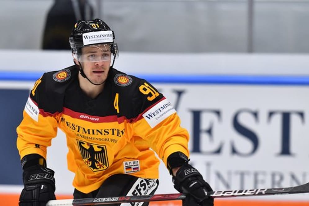 Eishockey-Nationalspieler Moritz Müller in Aktion.