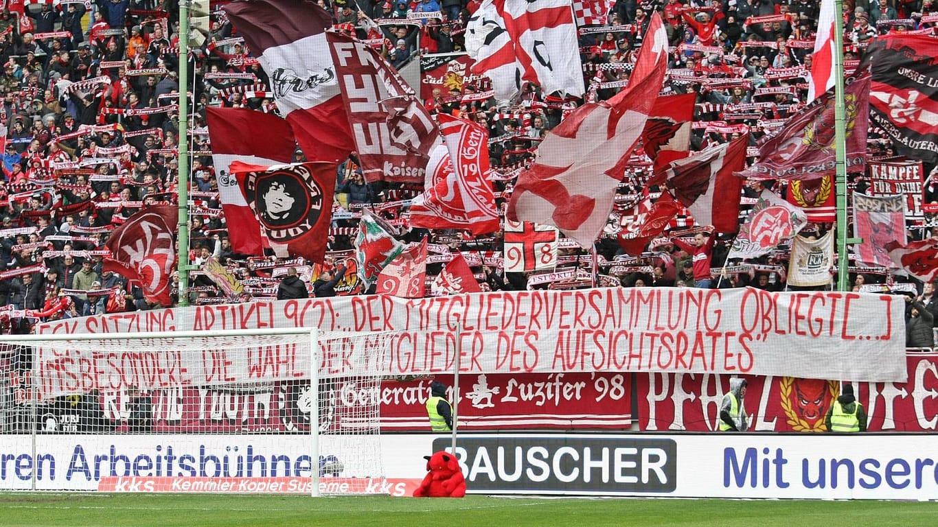 Beim Heimspiel am vergangenen Samstag erinnerten die FCK-Fans an die Satzung des Vereins.