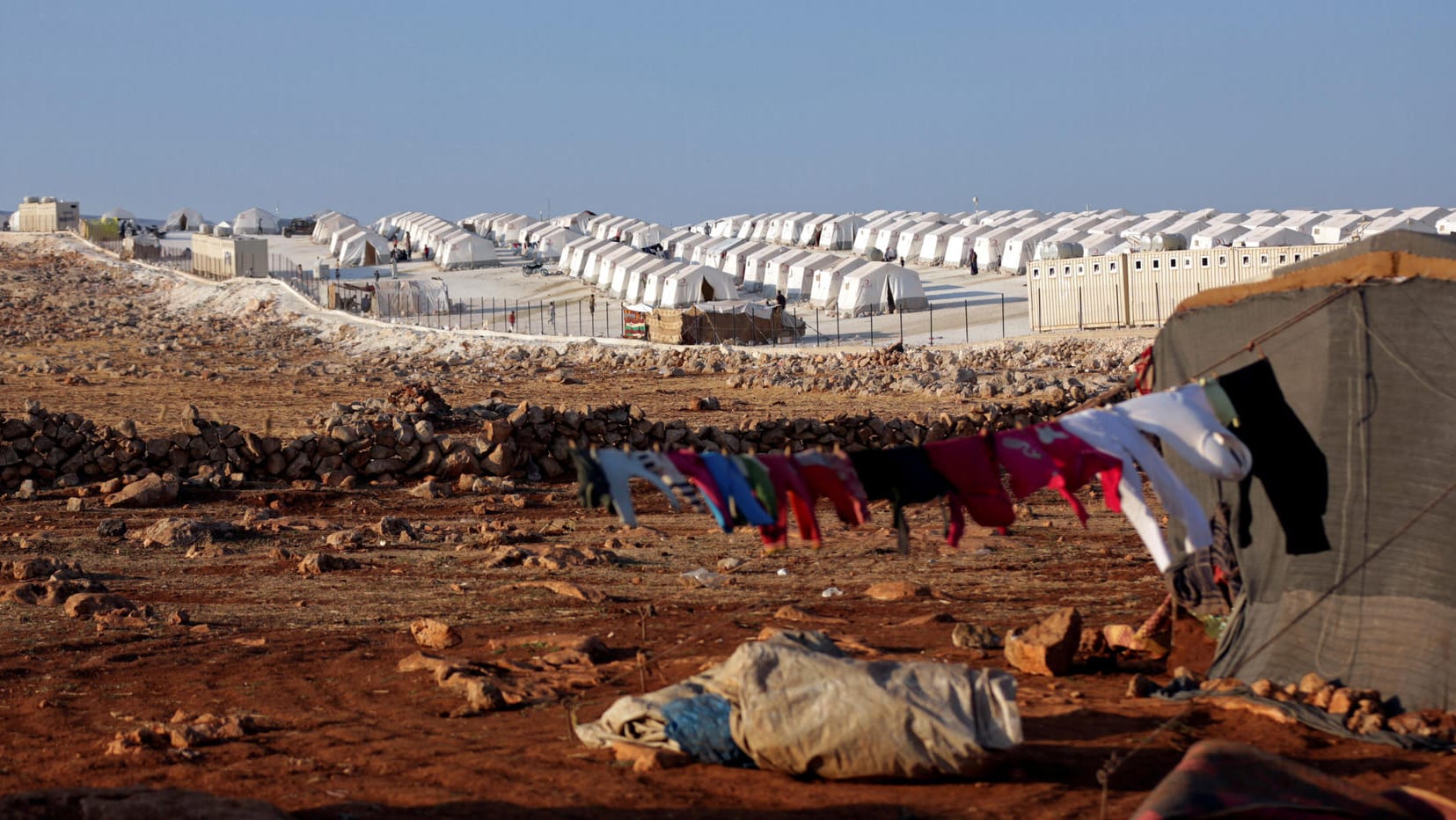 Blick über ein Flüchtlingslager in dem Gebiet um Idlib: Drei Millionen Menschen leben in der syrischen Region, die Hälfte von ihnen sind Flüchtlinge. (Archivbild)