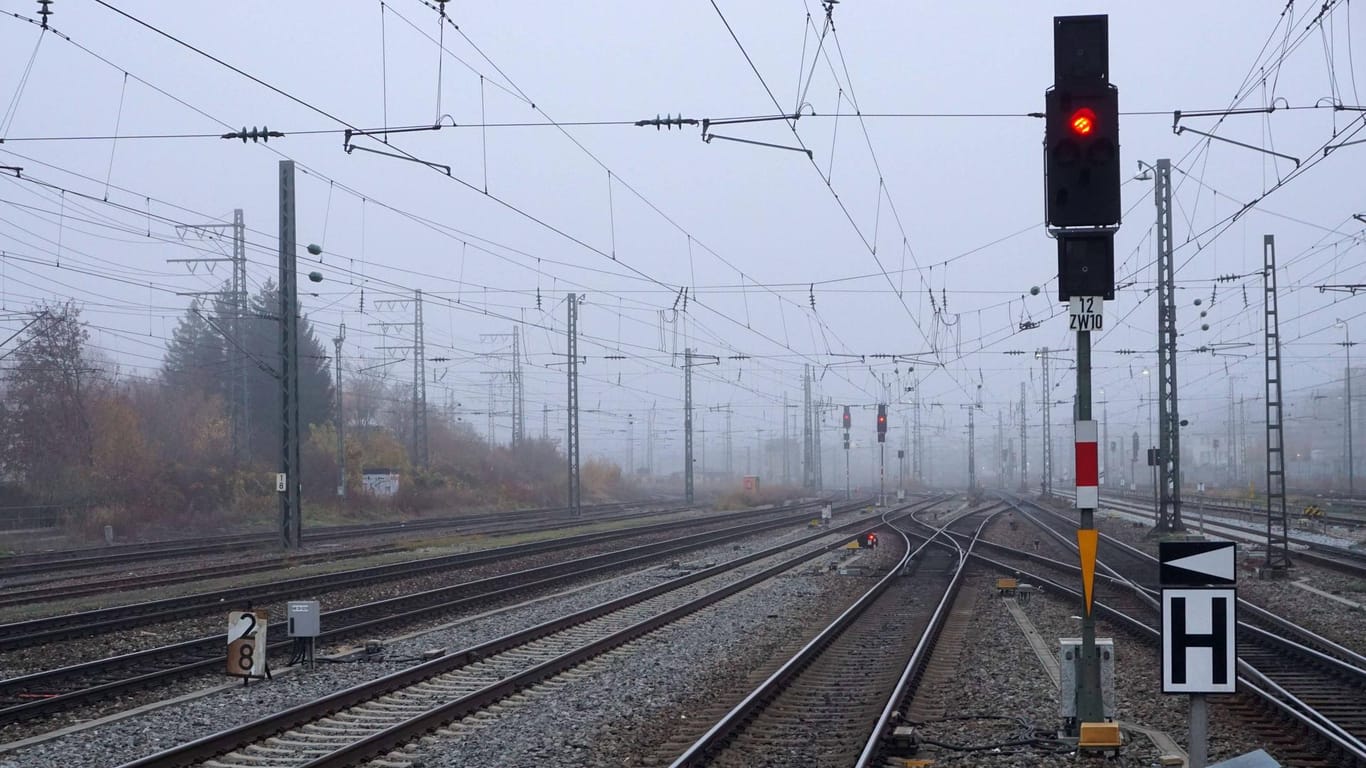 Bahnschienen in München: Die Störung traf die sogenannte Stammstrecke, die zwischen Pasing und dem Ostbahnhof verläuft. (Archivbild)