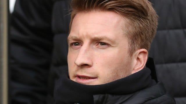 Marco Reus saß beim Spiel in Werder Bremen am Spielfeldrand.