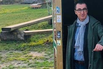 Cem Özdemir auf dem Festivalgelände: Es müsse ein Kompromiss zum Sicherheitskonzept her, schrieb der Ex-Vorsitzende Grünen.