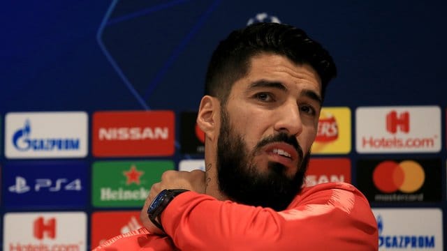 Barcelonas Luis Suárez bei der Pressekonferenz in Liverpool.
