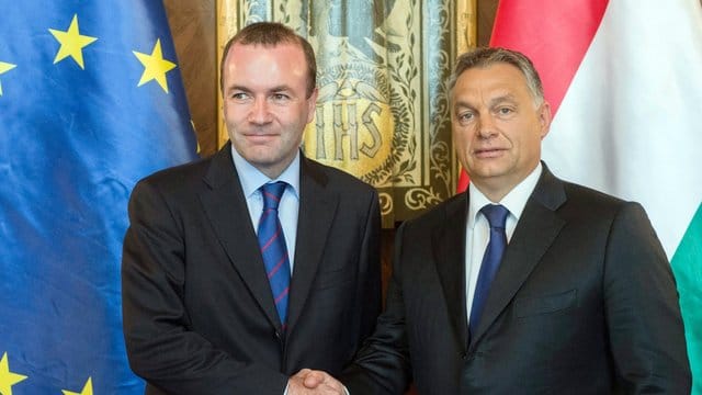 Ungarns Regierungschef Viktor Orban (R) im Herbst 2015 bei einem Treffen mit Manfred Weber.