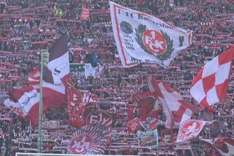 Können sich auf ein weiteres Jahr in Liga drei einstellen: die Fans des 1. FC Kaiserslautern.