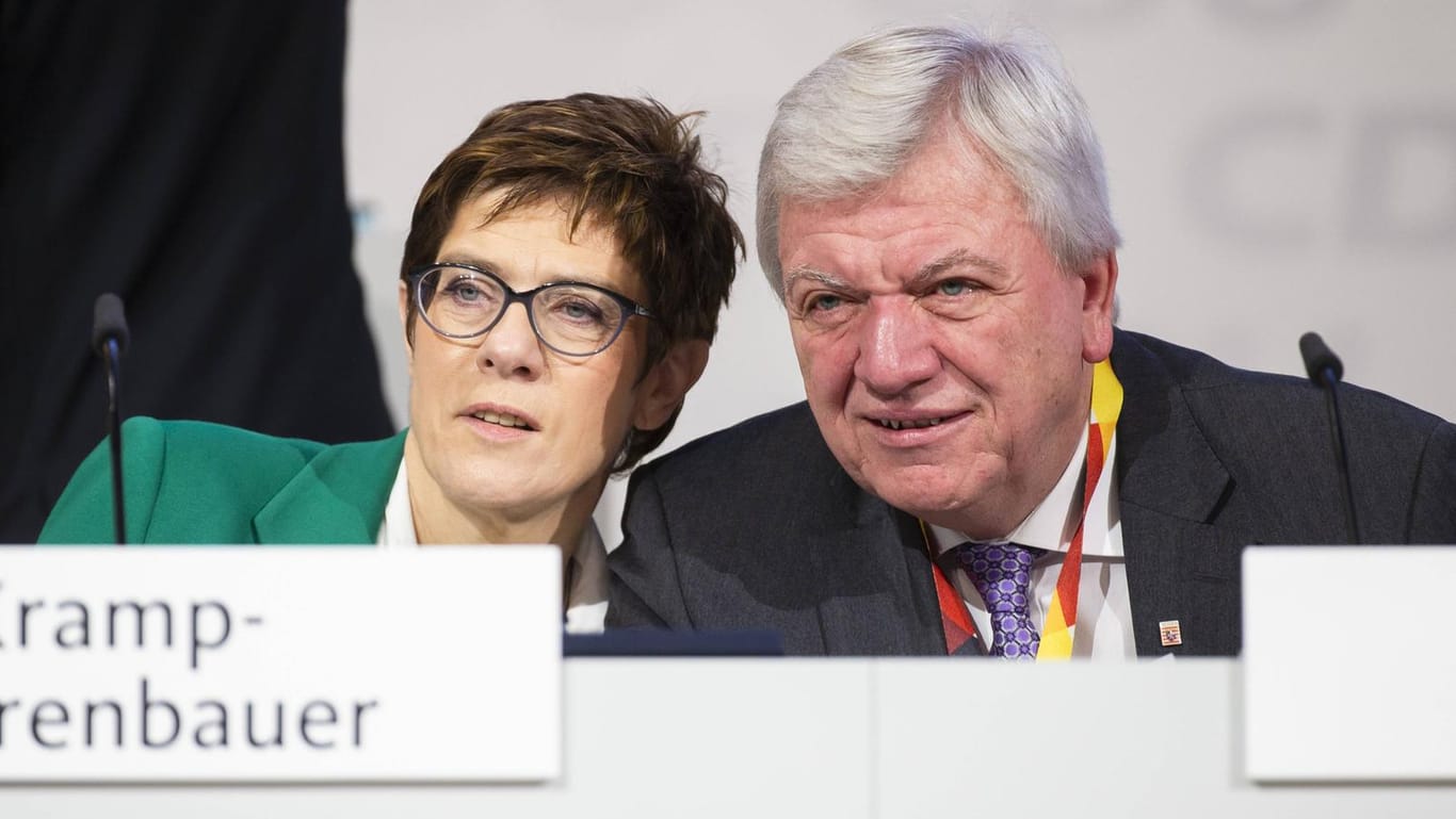Volker Bouffier und Annegret Kramp-Karrenbauer nach deren Wahl zur neuen CDU-Parteichefin.