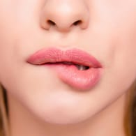 Lippen: Erotische Gedanken spielen sich in unser aller Köpfen ab – mal häufiger, mal seltener. (Symbolbild)