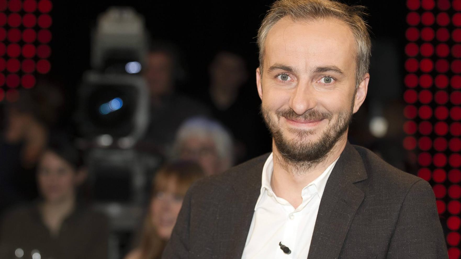 Der Satiriker Jan Böhmermann: Eine kontroverse Ausstellung nahm der ORF als Anlass für ein Interview – dann distanzierte sich der Sender.