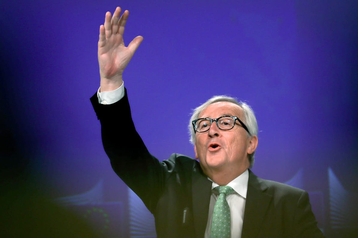 Jean-Claude Juncker gestenreich: Der EU-Kommissionschef zog in Brüssel eine Bilanz seiner Amtszeit.