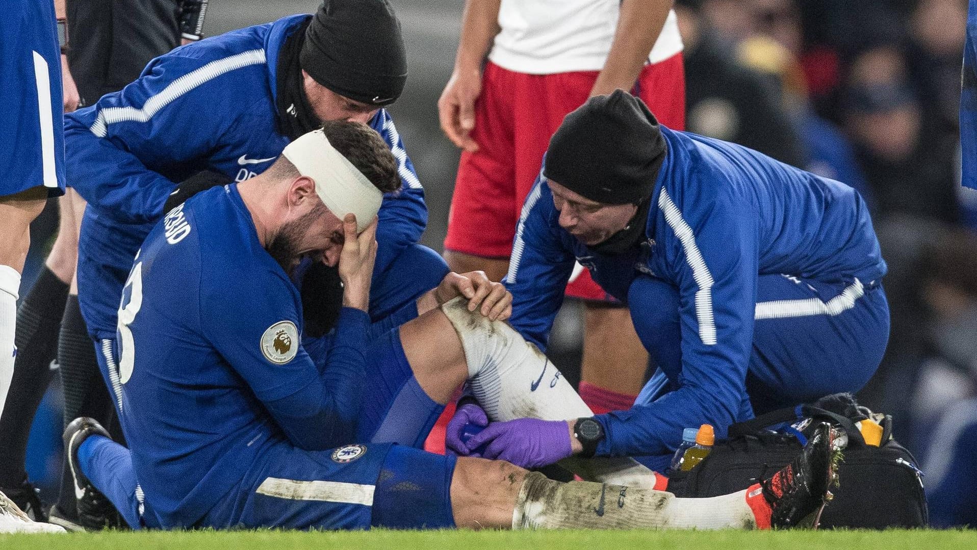 Bei jeder Kopfverletzung in der Premier League kommt der "Tunnel Doctor" zum Einsatz.