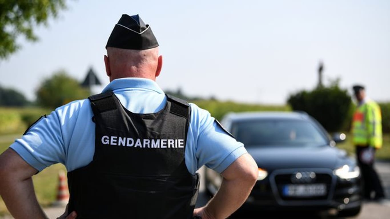 Die französische Polizei forderte Bürger auf, den Bereich in der Nähe der Geiselnahme zu meiden (Archivfoto).