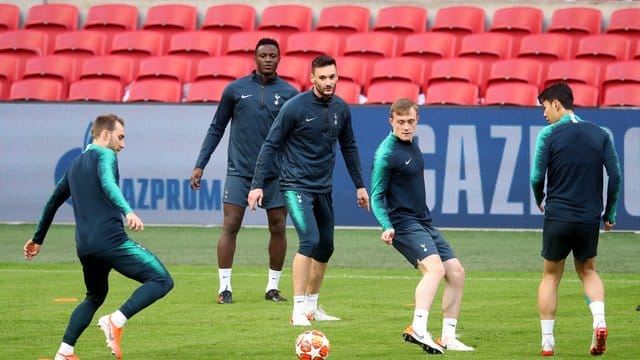 Tottenham Hotspur will den Rückstand in Amsterdam aufholen.