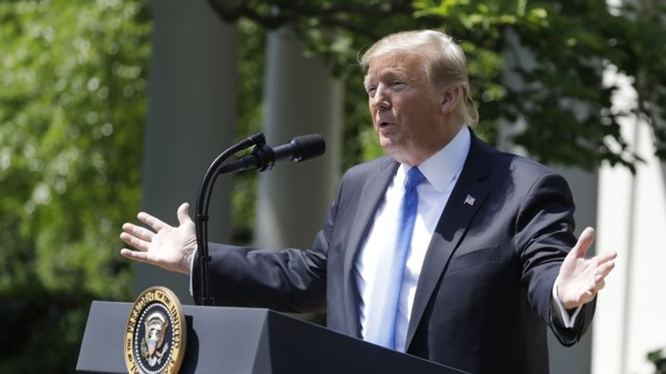 US-Präsident Donald Trump spricht bei einer Veranstaltung im Rosengarten des Weißen Hauses.