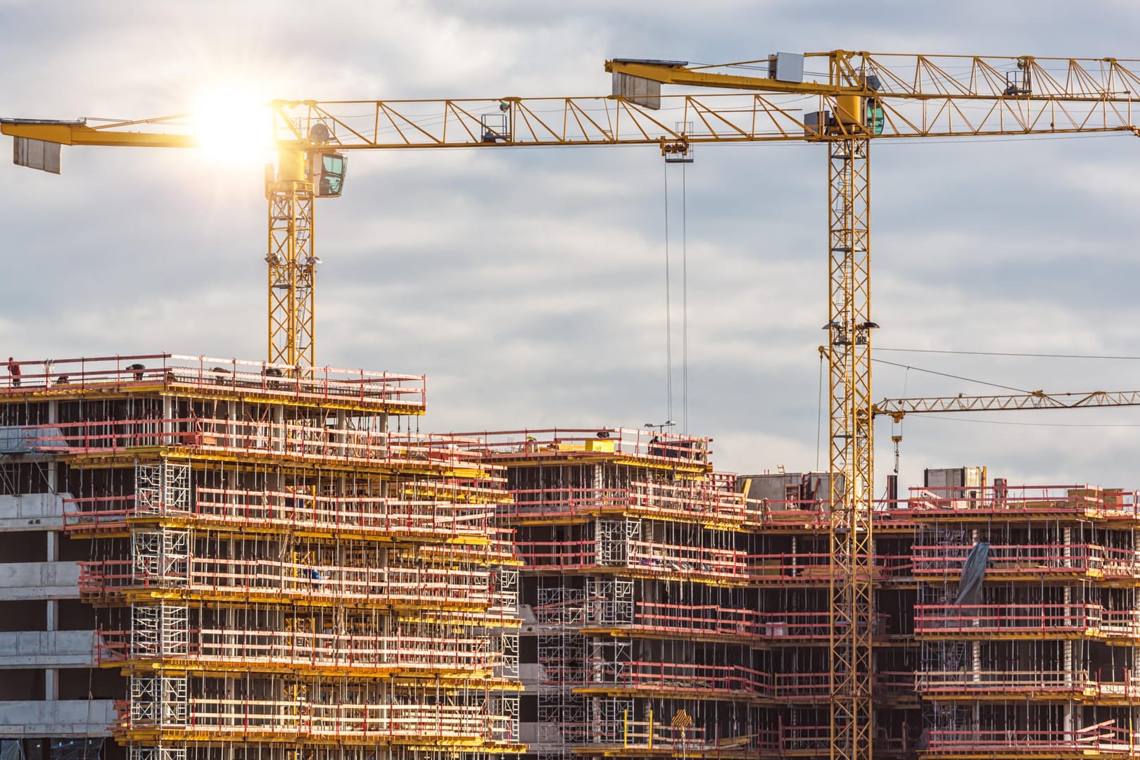 Häuser im Bau: Die Mieten in deutschen Städten steigen immer weiter an.