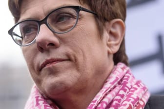 Annegret Kramp-Karrenbauer: Die CDU-Vorsitzende kann nach Aussage von Lars Klingbeil keine Kanzlerin werden.