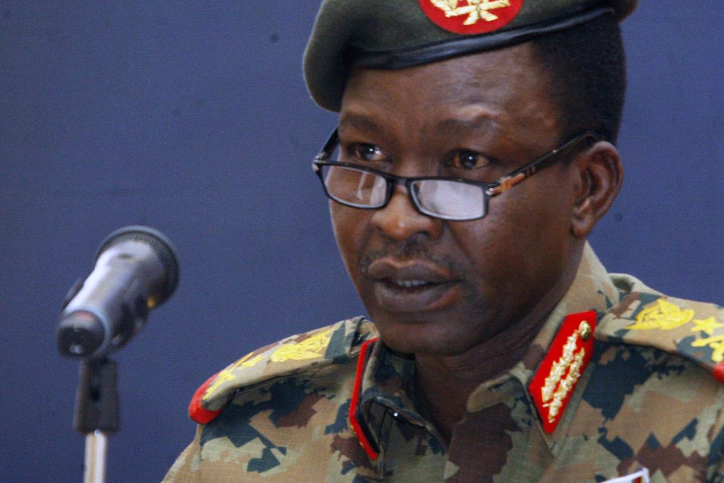 Shams-Eddin Kabashi, Sprecher des Transitional Military Council: Die Scharia soll dem Militärrat zufolge weiter die Grundlage allen Rechts bilden.