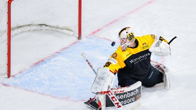 Im Spiel gegen das US-Team wurden die deutschen Torhüter oft alleingelassen. Im Spiel gegen das US-Team wurden die deutschen Torhüter oft alleingelassen.