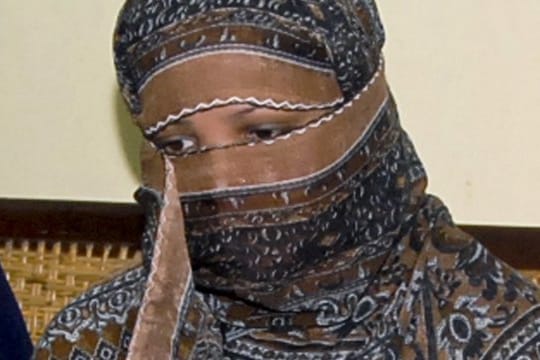 Die pakistanische Christin Asia Bibi bei ihrer Anhörung in einem Gefängnis in Sheikhupura im Jahr 2010.