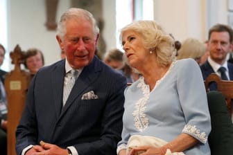 Der britische Thronfolger Prinz Charles und seine Ehefrau Camilla in der Leipziger Thomaskirche.