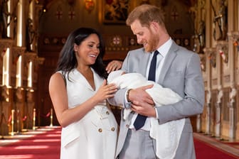 Die Sussexes zeigen sich erstmals zu dritt.