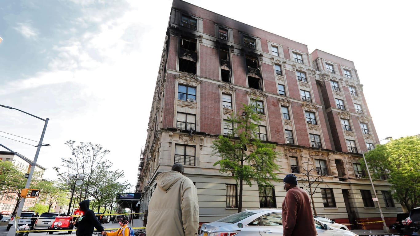 Das Unglückshaus in Harlem: Hier brach in einem Apartment ein Feuer aus.