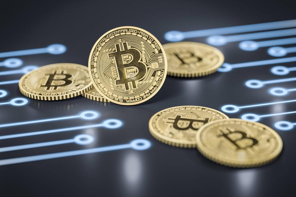 Symbolische Darstellung von Bitcoin: Unbekannte haben Bitcoin im Wert von mehreren Millionen Euro gestohlen.