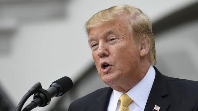 Trump beruft sich auf das sogenannte "executive privilege". Trump beruft sich auf das sogenannte "executive privilege".