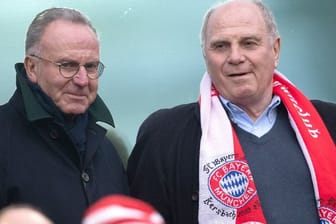 Helfen mit dem FC Bayern dem FCK: Vorstandsboss Karl-Heinz Rummenigge (l) und Präsident Uli Hoeneß.