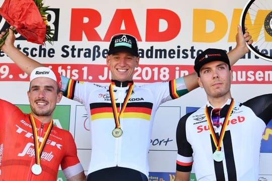 Pascal Ackermann (M) sicherte sich 2018 in Einhausen den deutschen Straßenmeistertitel.