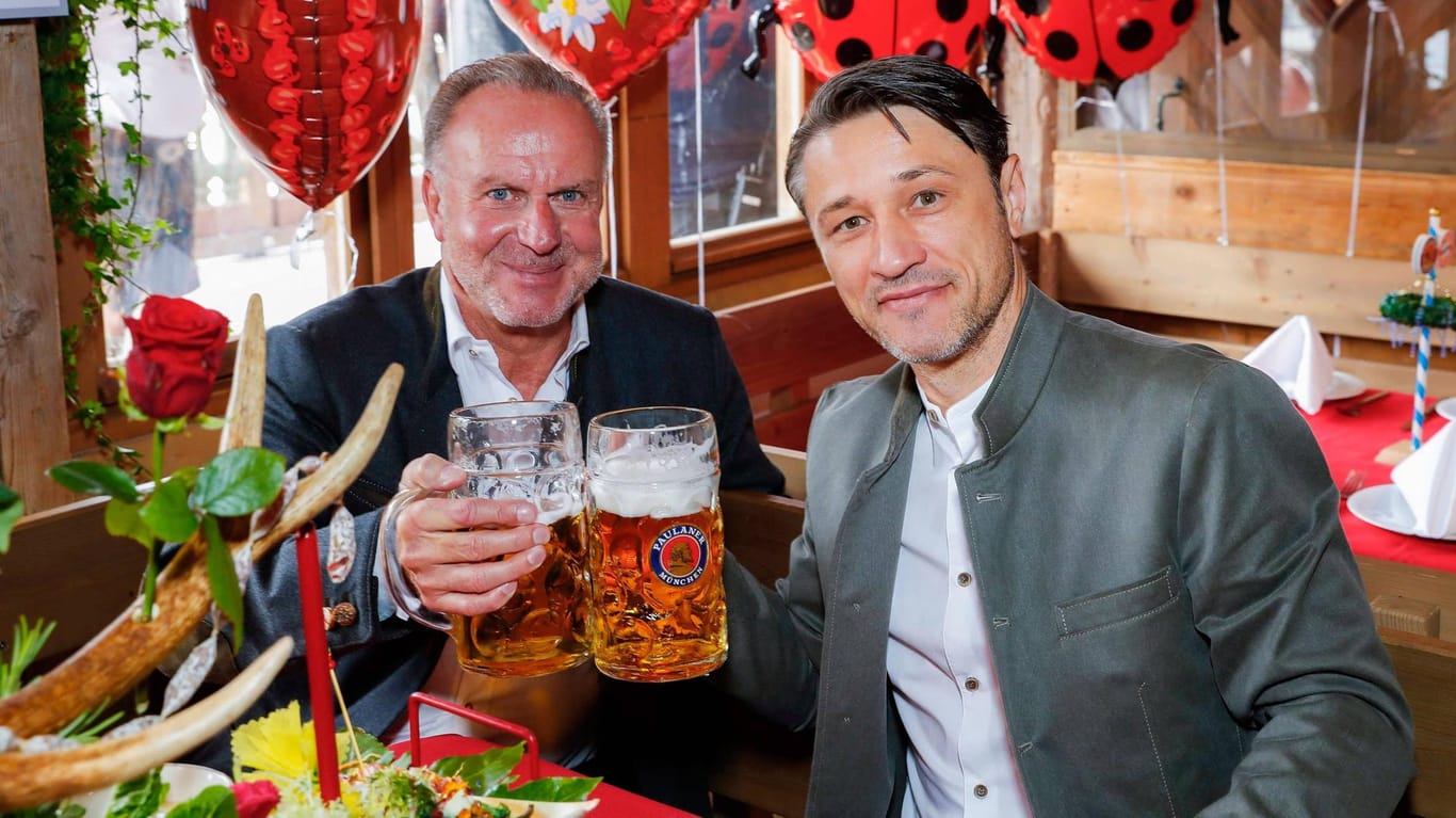 Karl-Heinz Rummenigge (l.) und Niko Kovac: Der Bayern-Boss versichert, nicht auf Trainersuche zu sein.