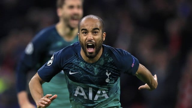 Lucas Moura feiert seinen dritten Treffer zum 3:2-Sieg und dem Finaleinzug von Tottenham. Lucas Moura feiert seinen dritten Treffer zum 3:2-Sieg und dem Finaleinzug von Tottenham.