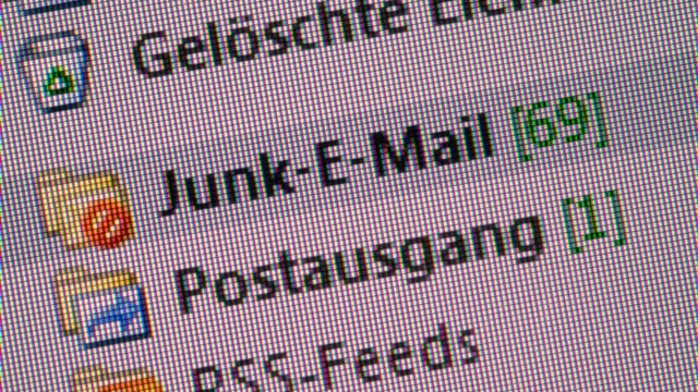 Der Ordner "Junk-E-Mail" in einem Postfach: Derzeit verschicken Bundesbehörden unfreiwillig Spam-E-Mails. (Symbolbild)